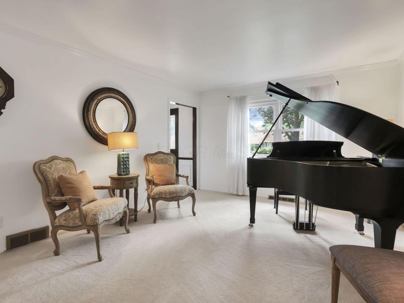 1558 Denbigh Drive, Columbus, OH 43220 Photo 18