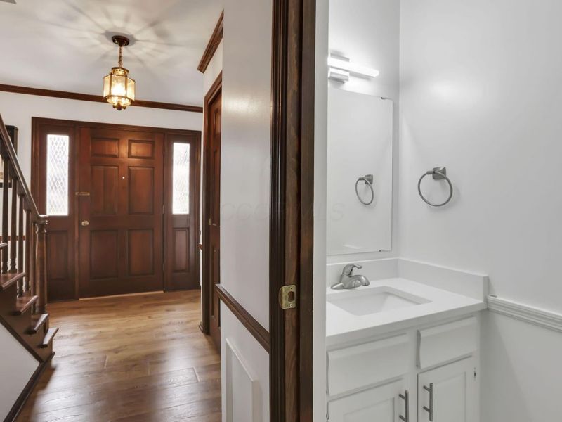 1558 Denbigh Drive, Columbus, OH 43220 Photo 20