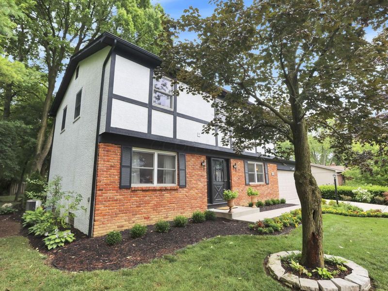 1558 Denbigh Drive, Columbus, OH 43220 Photo 3