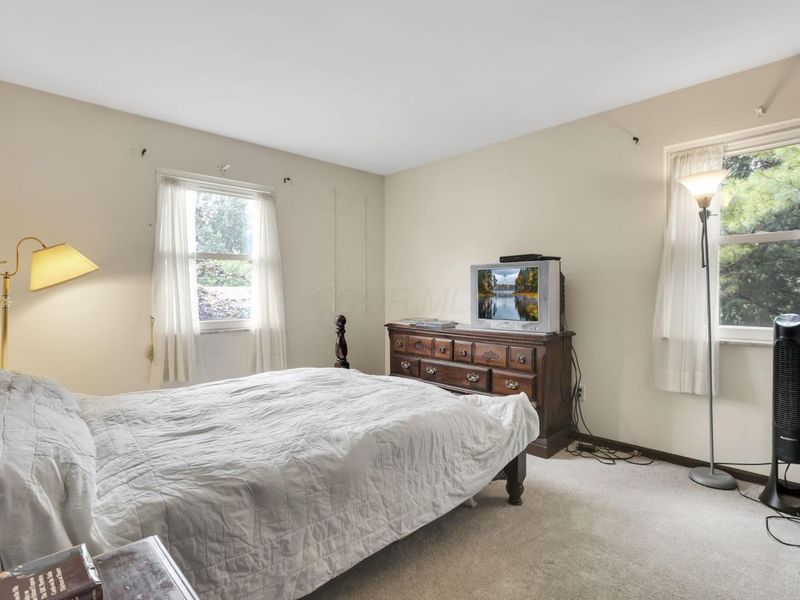 1558 Denbigh Drive, Columbus, OH 43220 Photo 32