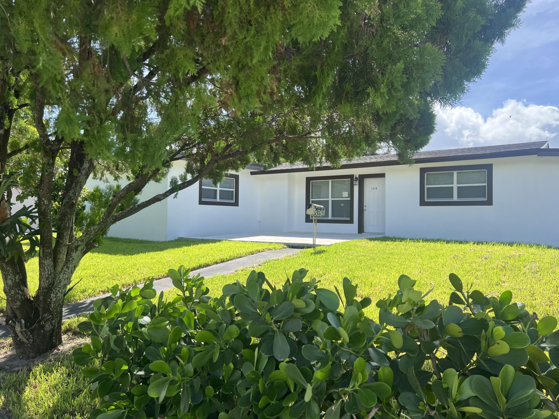 1319 Crest Drive, Lake Worth Beach, FL 33461 Photo