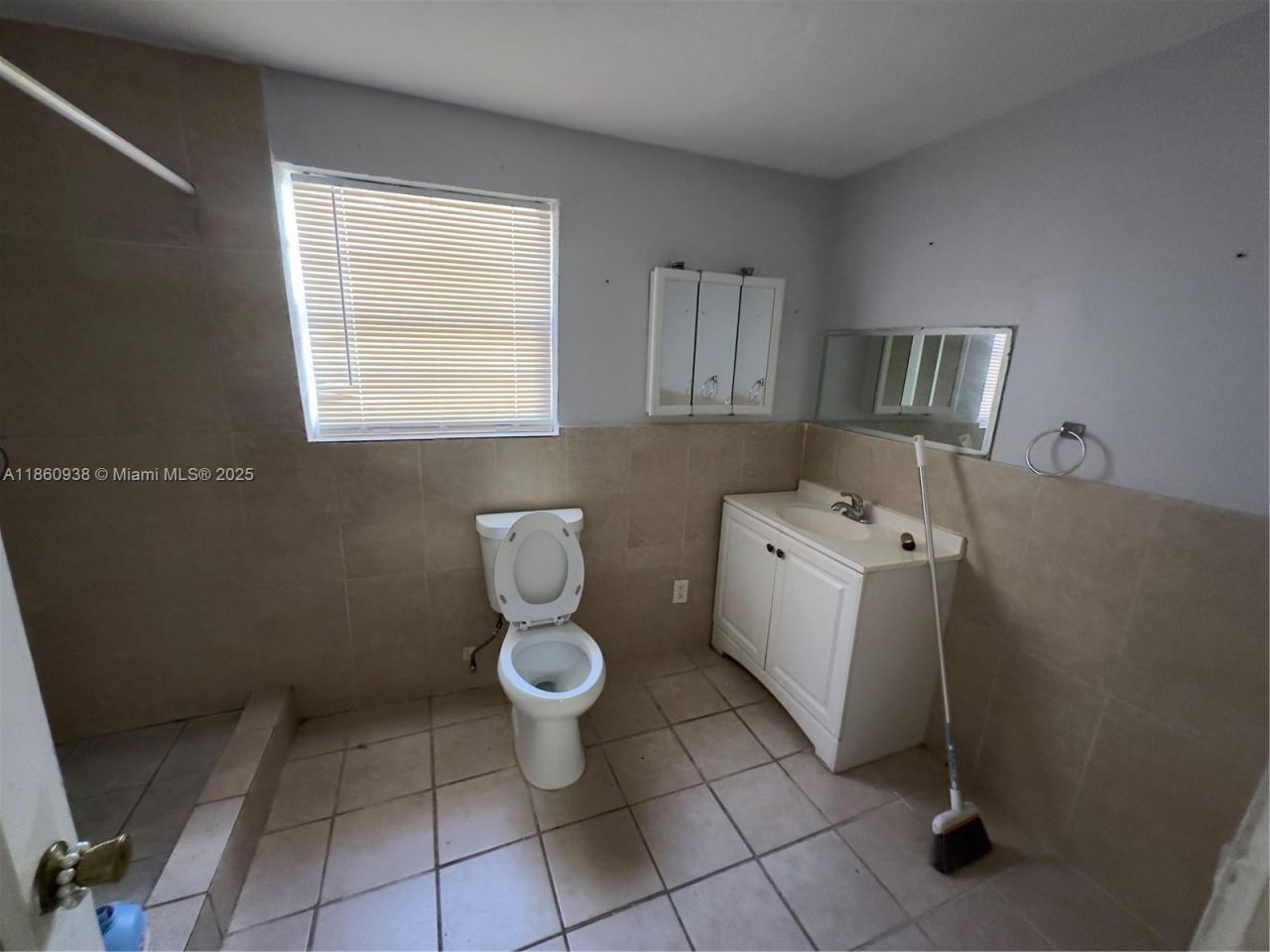 2490 NW 97th St, Unit A, Miami, FL 33147 Photo