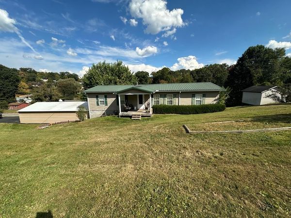 124 Cameron Street, CRAB ORCHARD, WV 25827