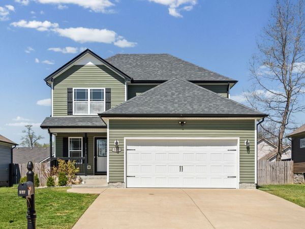 517 Sourwood Dr, Clarksville, TN 37042