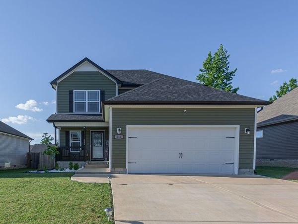517 Sourwood Dr, Clarksville, TN 37042