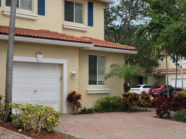 2791 S Evergreen Circle, Boynton Beach, FL 33426