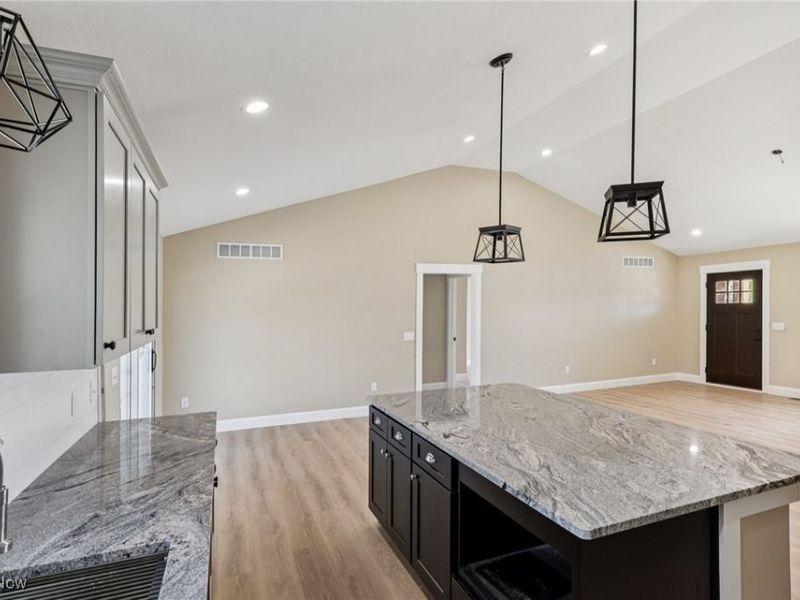 4035 Shelly Lynn Drive, New Middletown, OH 44442 Photo 13