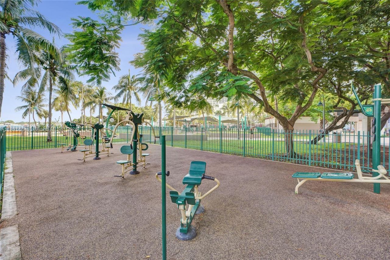 1900 N Bayshore Dr, Unit 3207, Miami, FL 33132 Photo