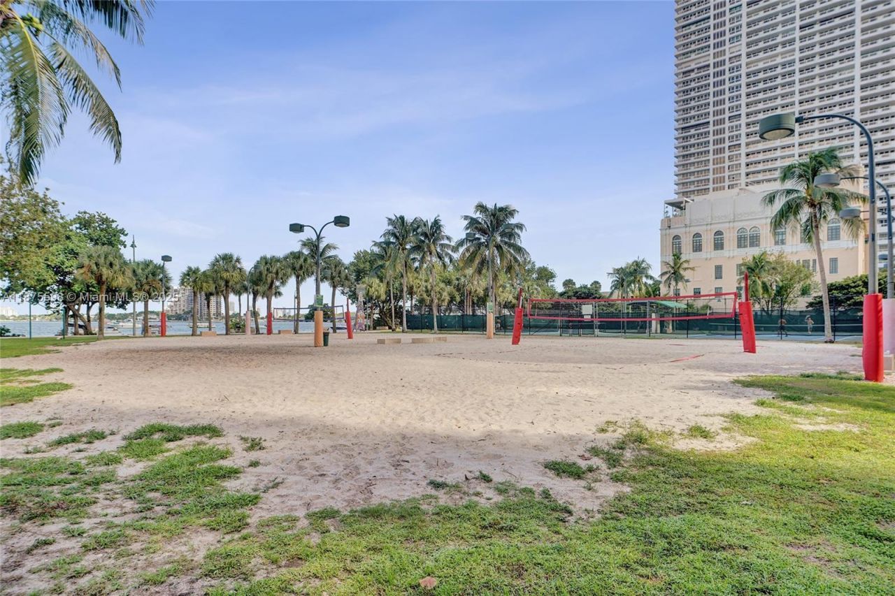 1900 N Bayshore Dr, Unit 3207, Miami, FL 33132 Photo