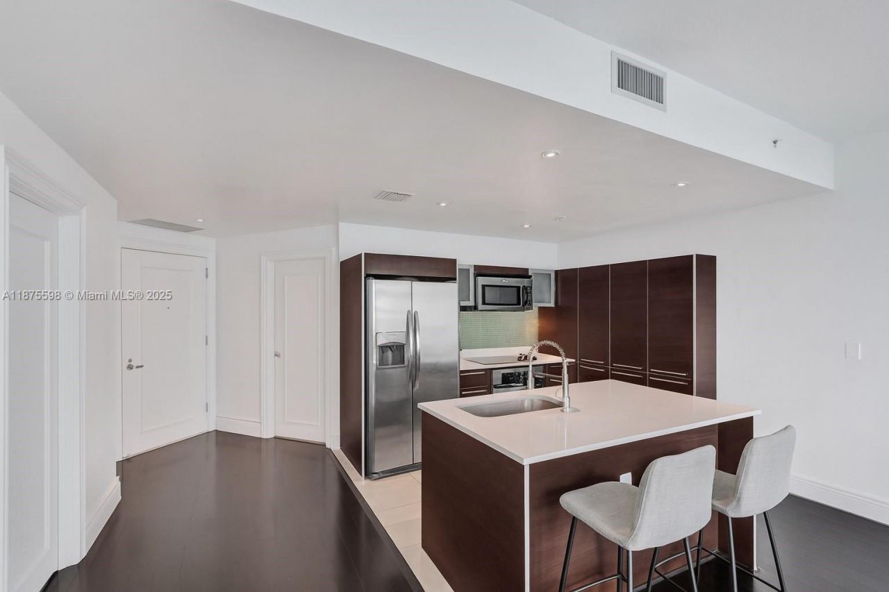 1900 N Bayshore Dr, Unit 3207, Miami, FL 33132 Photo