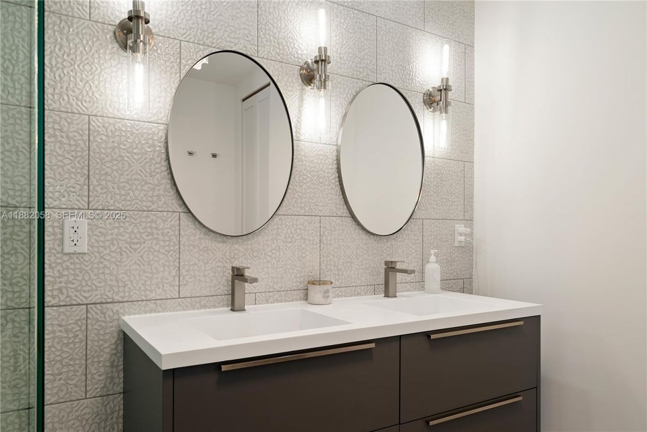 889 Ellen Dr, Key Largo, FL 33037 Photo