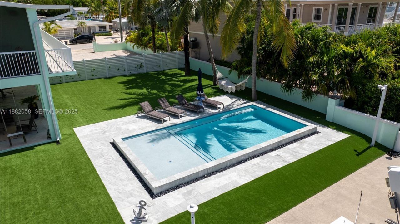 889 Ellen Dr, Key Largo, FL 33037 Photo