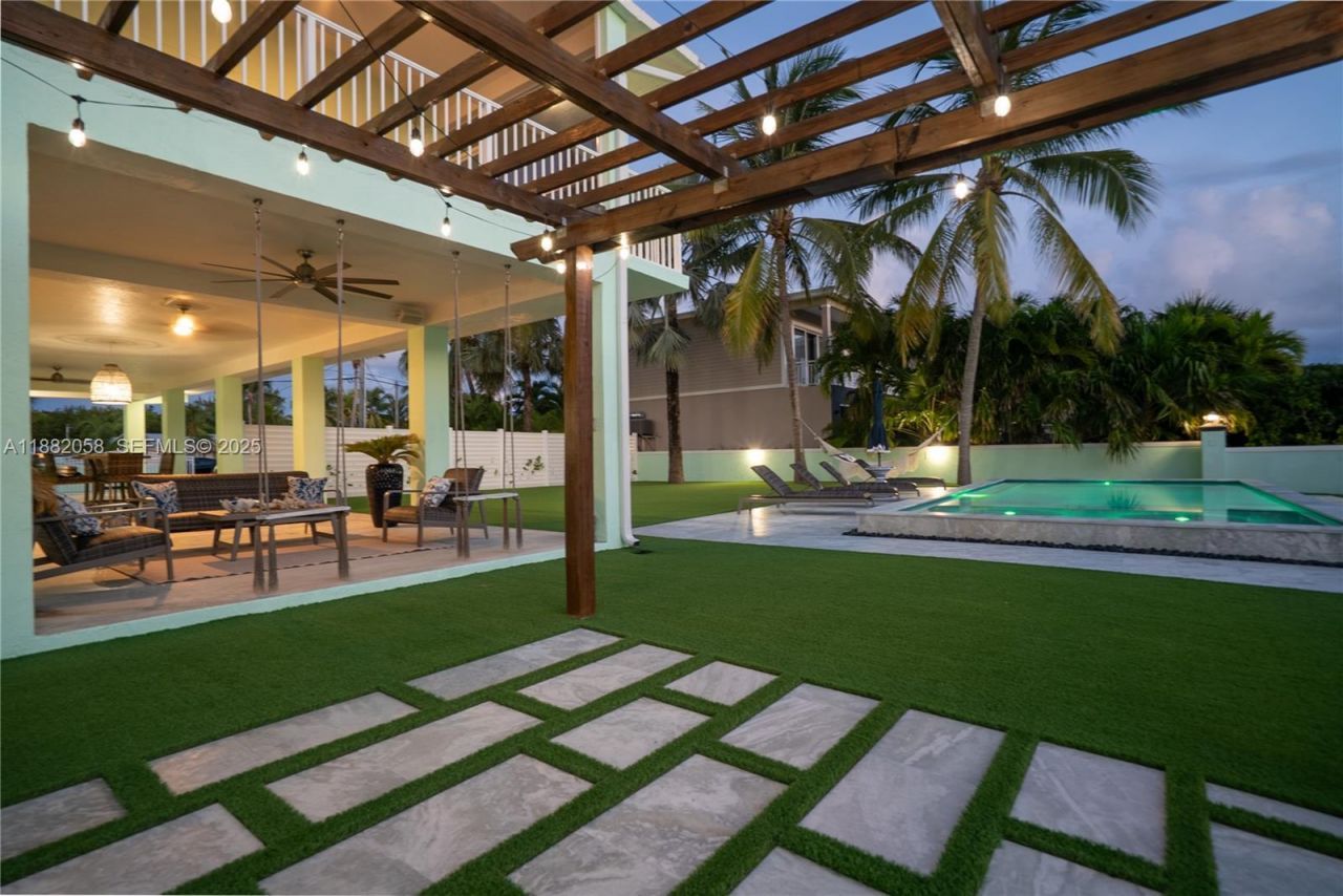 889 Ellen Dr, Key Largo, FL 33037 Photo