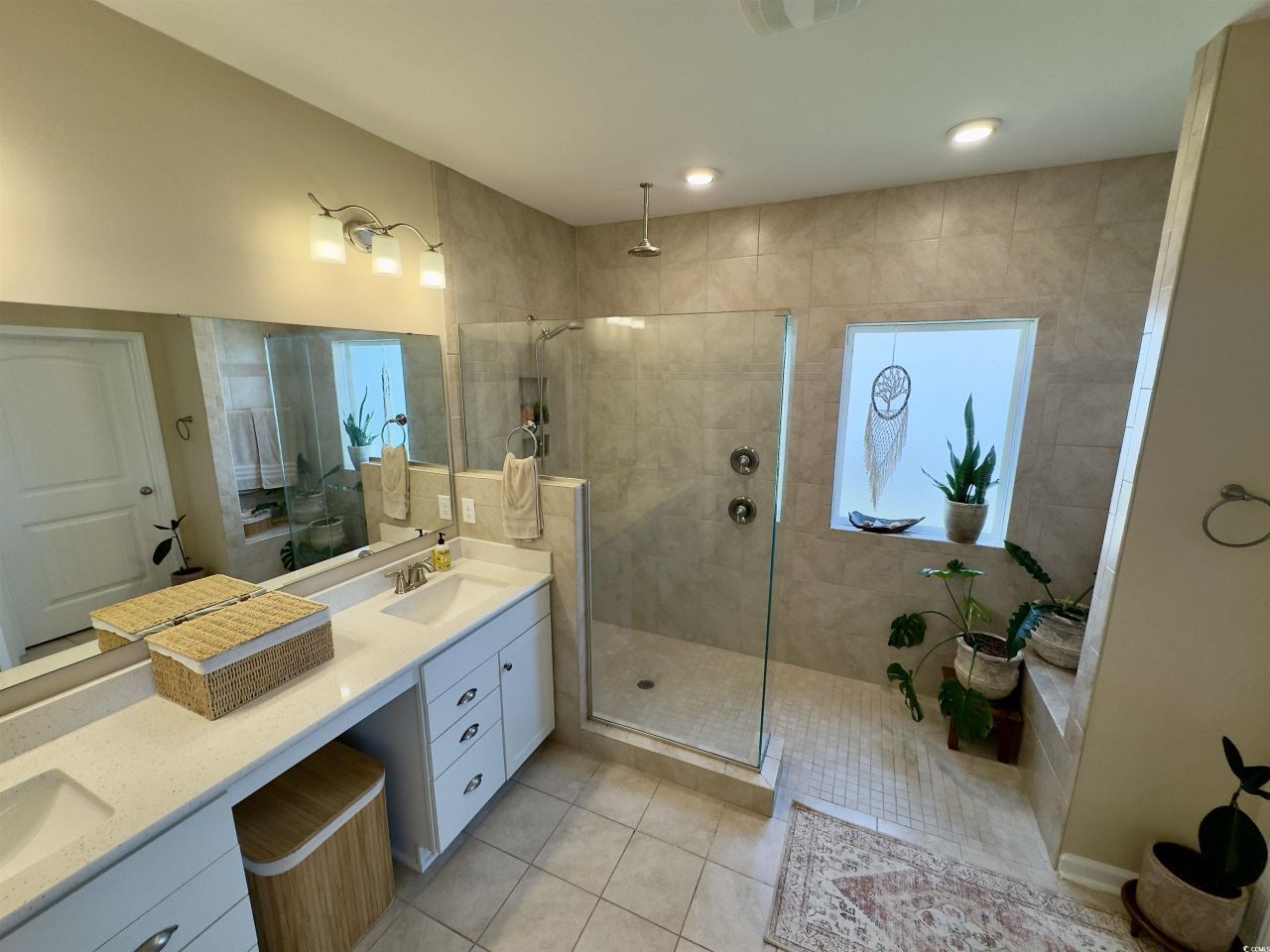 591 Hickman St. Photo 4