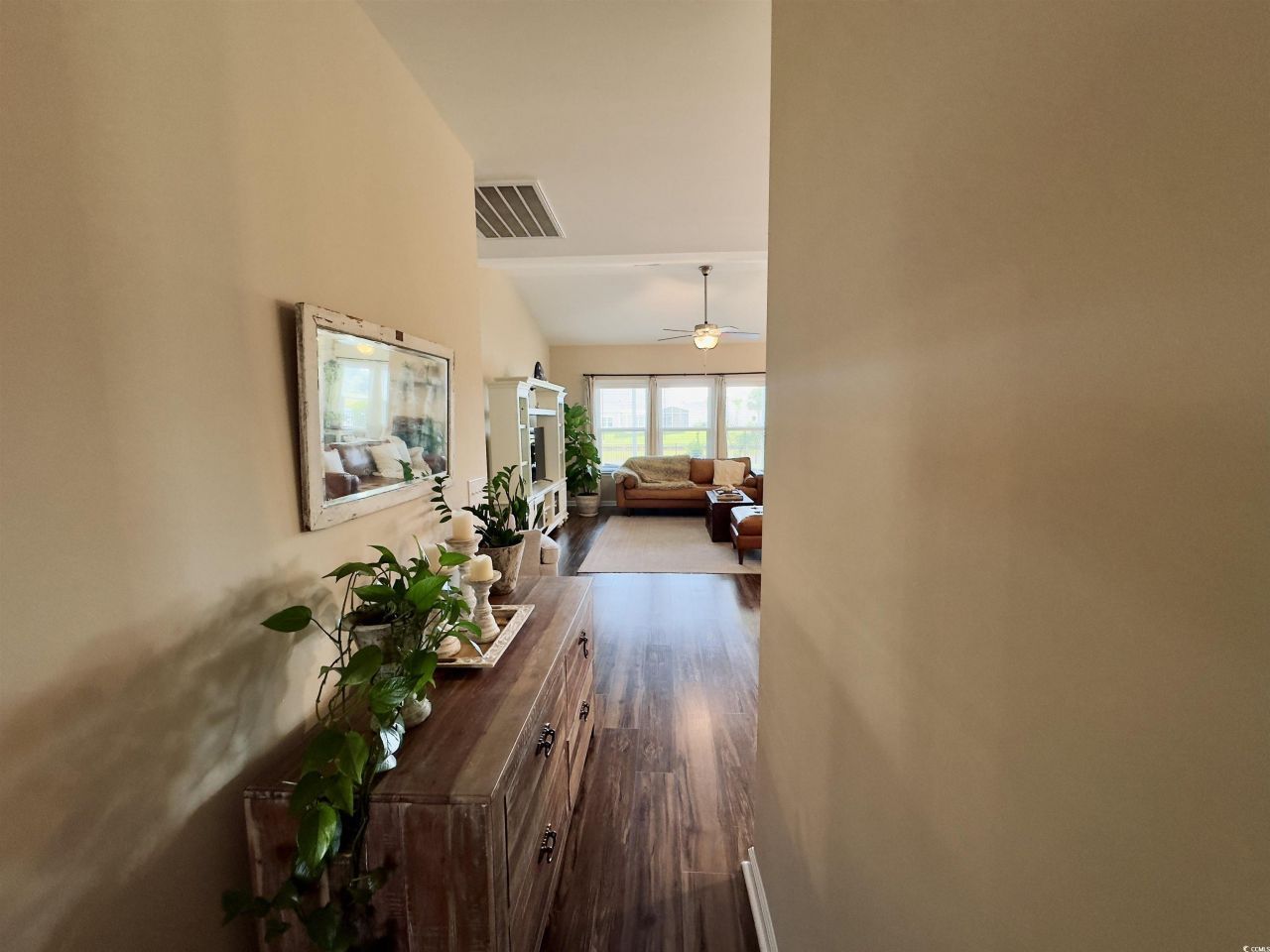 591 Hickman St. Photo 8