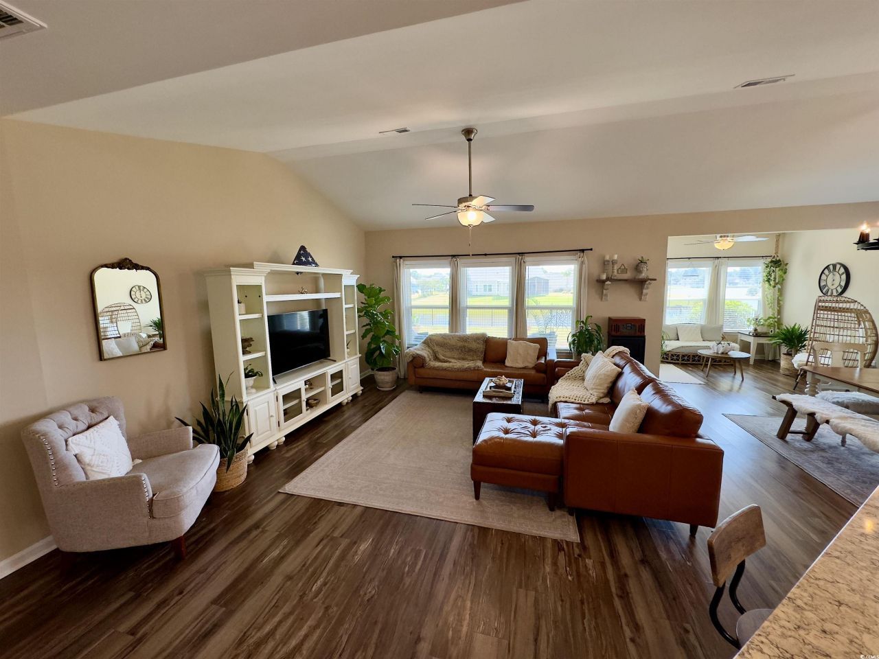 591 Hickman St. Photo 9