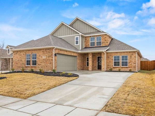 409 Llano Lane, Red Oak, TX 75154