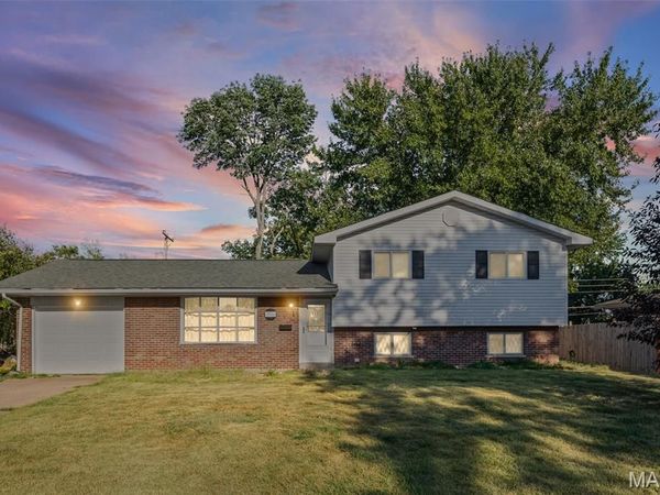 20 Chaucer Drive, Belleville, IL 62226