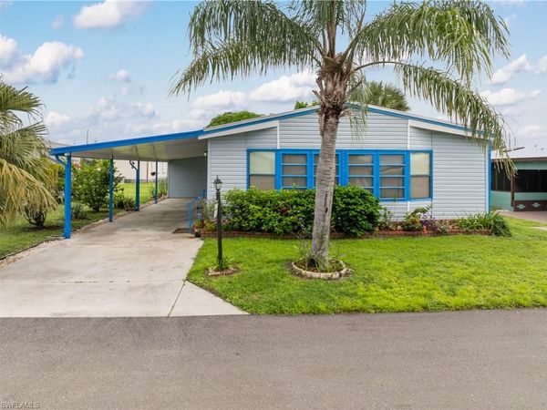 9266 Desoto DR, NORTH FORT MYERS, FL 33903