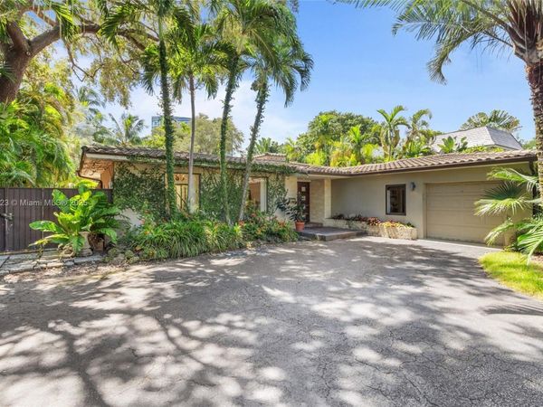 560 Sabal Palm Rd, Miami, FL 33137