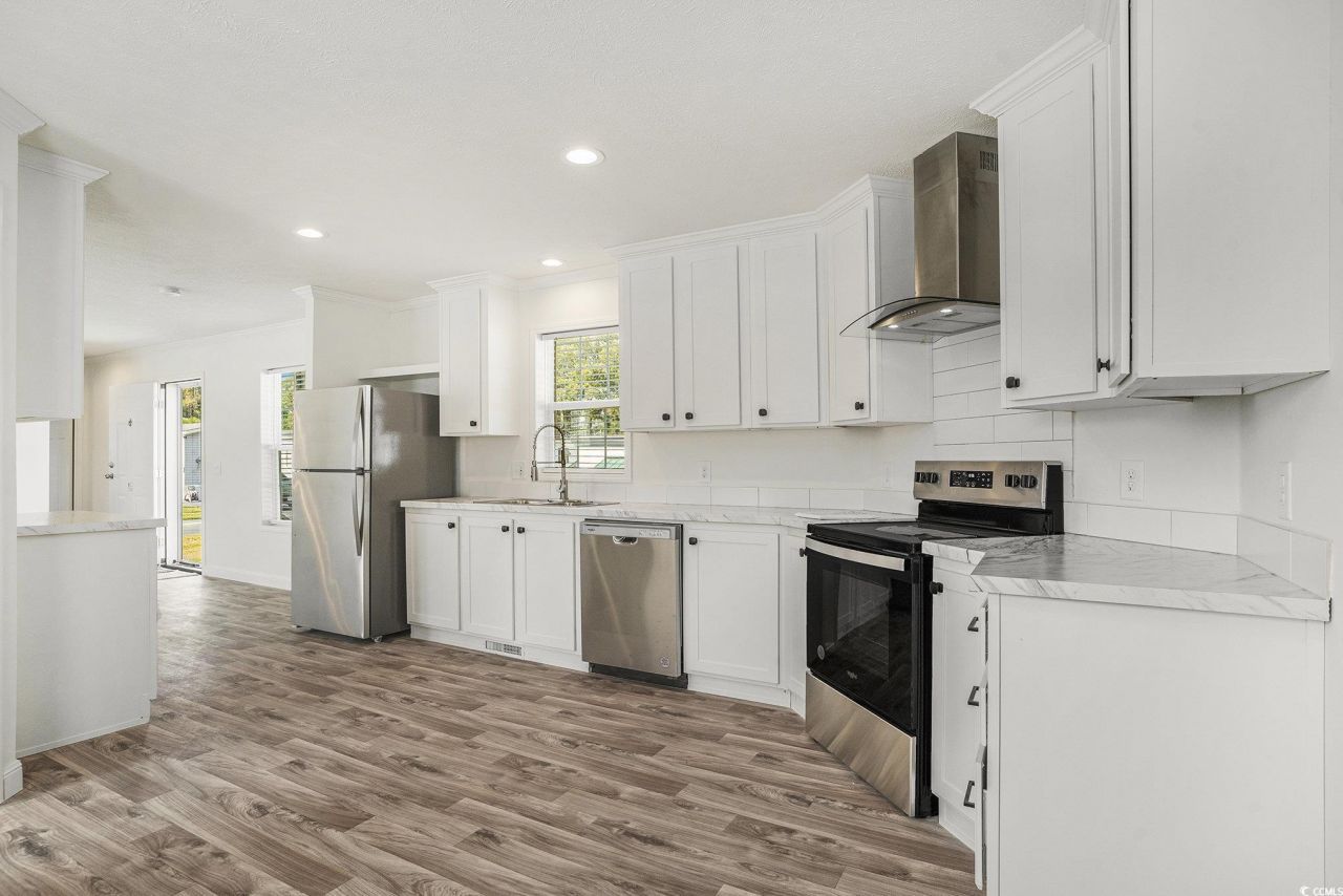 978 Periwinkle Pl. Photo 11