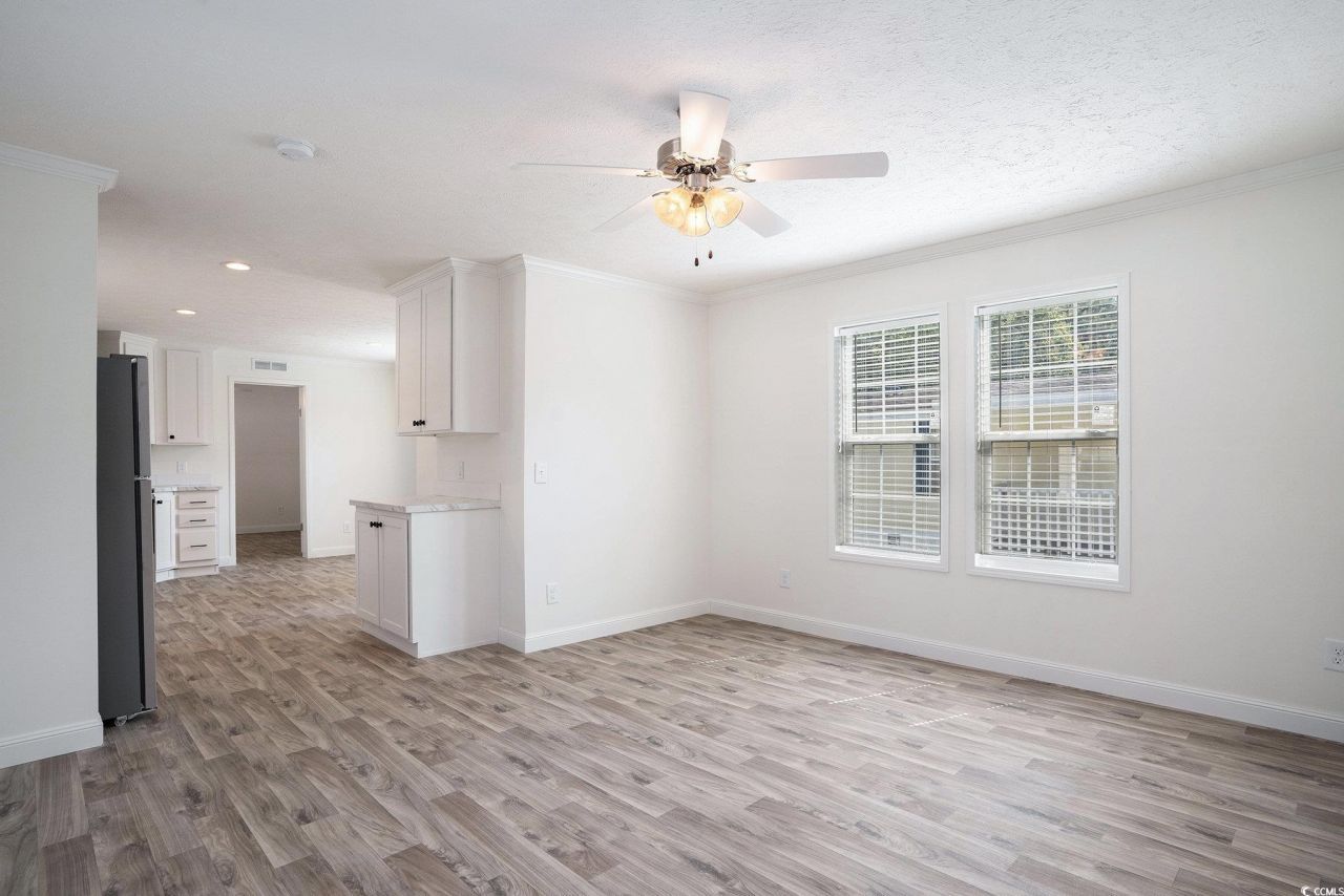 978 Periwinkle Pl. Photo 5