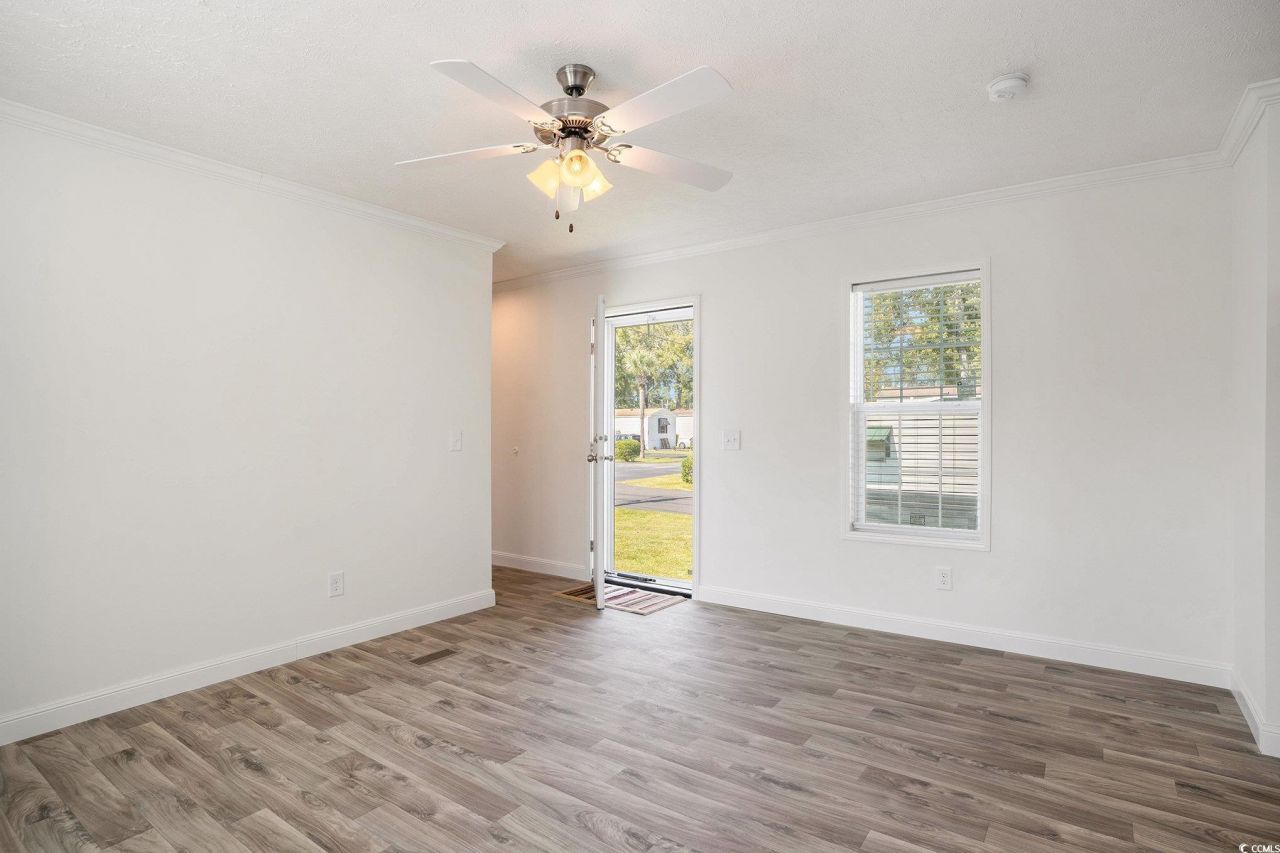 978 Periwinkle Pl. Photo 7