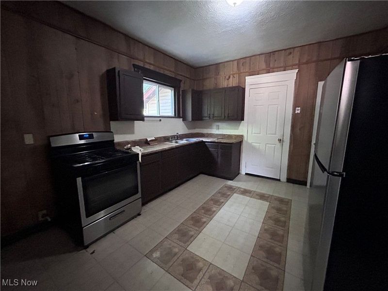 829 Yale Street, Akron, OH 44311 Photo 10