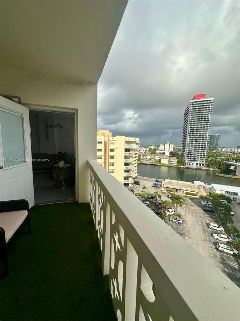 1825 S Ocean Dr, Unit PH-6, Hallandale Beach, FL 33009 Photo