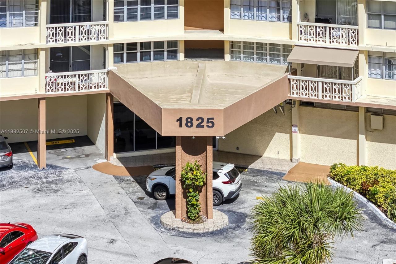 1825 S Ocean Dr, Unit PH-6, Hallandale Beach, FL 33009 Photo