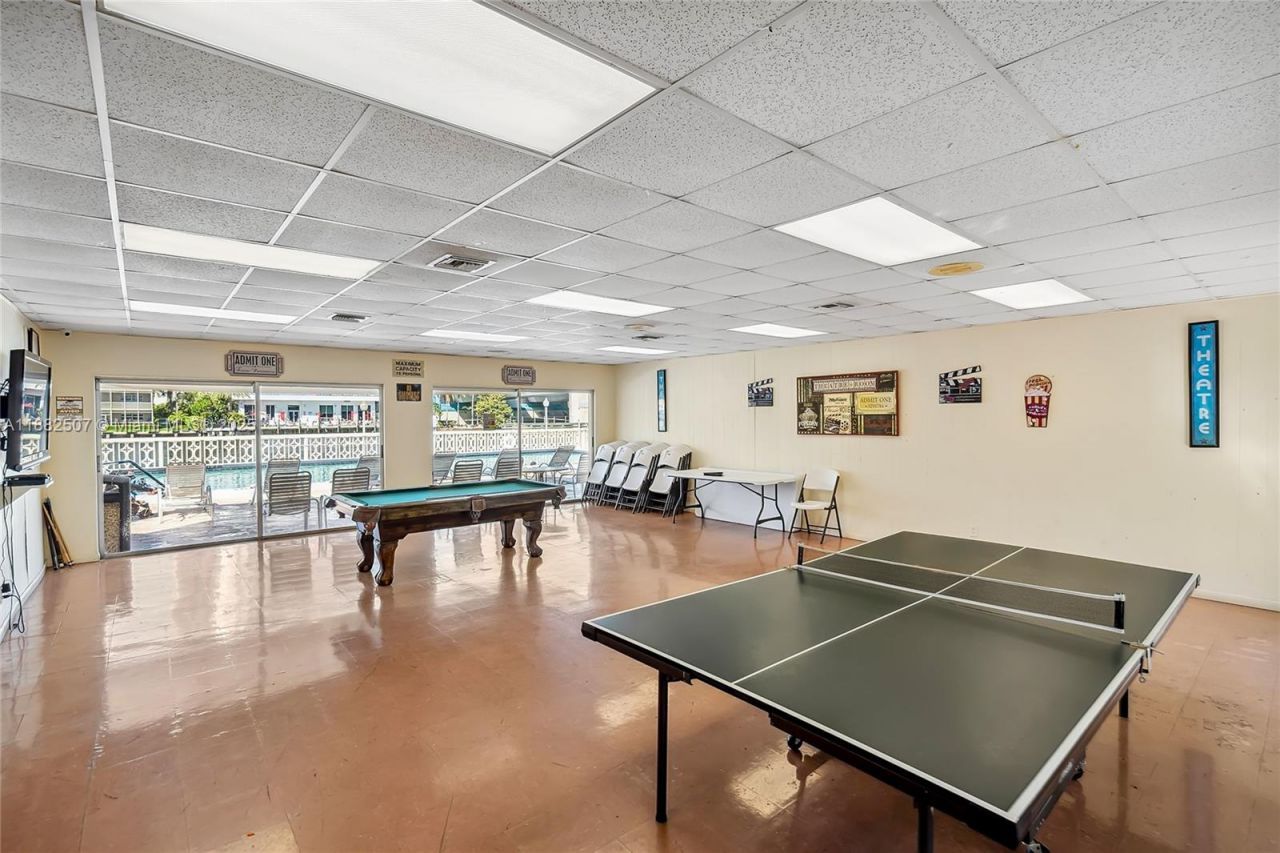 1825 S Ocean Dr, Unit PH-6, Hallandale Beach, FL 33009 Photo