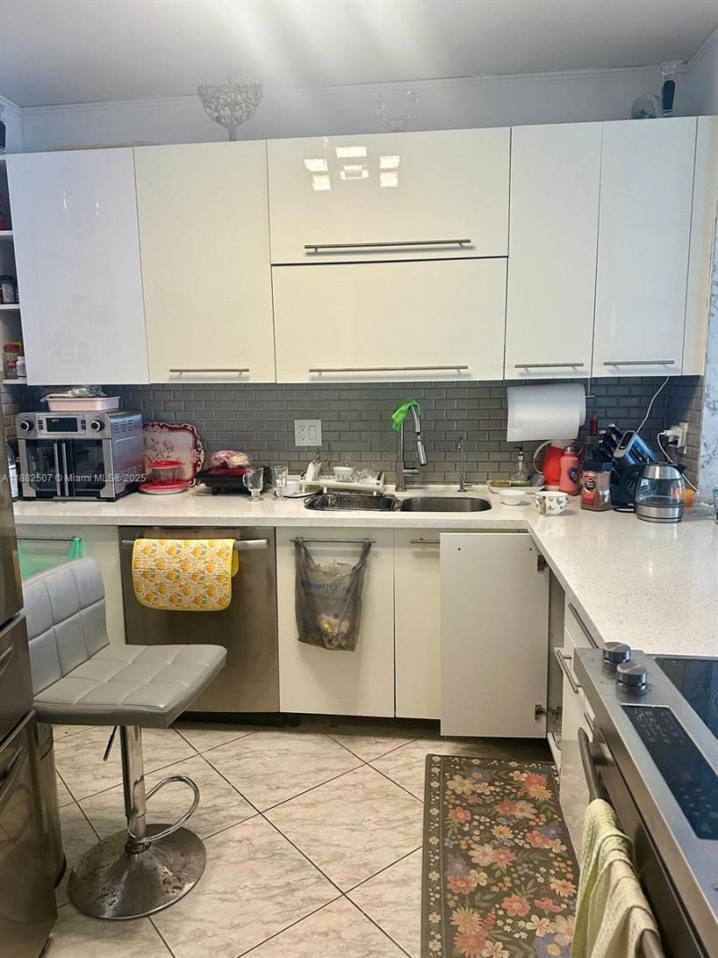 1825 S Ocean Dr, Unit PH-6, Hallandale Beach, FL 33009 Photo