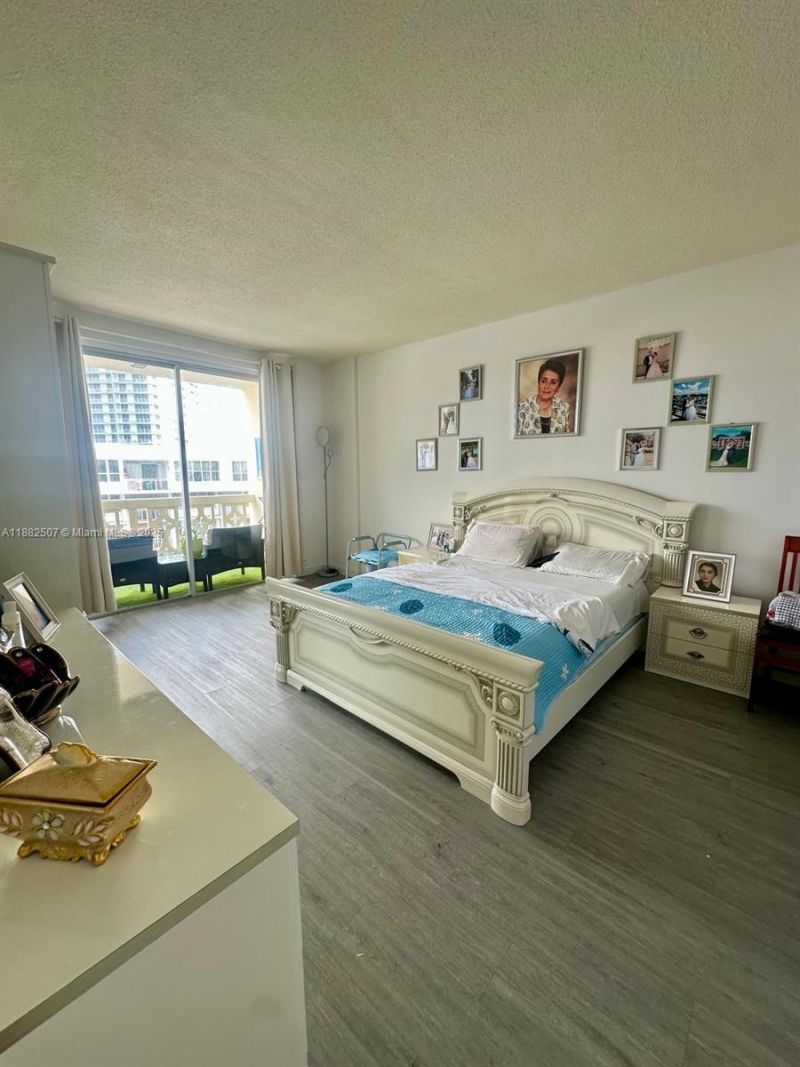 1825 S Ocean Dr, Unit PH-6, Hallandale Beach, FL 33009 Photo
