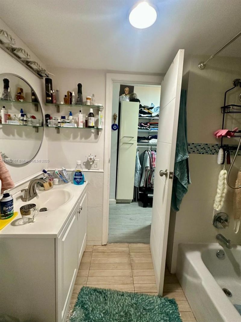 1825 S Ocean Dr, Unit PH-6, Hallandale Beach, FL 33009 Photo