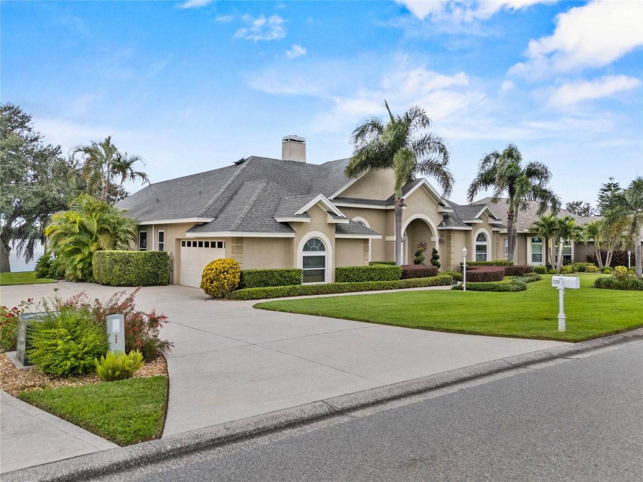 220 Ruby Lake Lane, Winter Haven, FL 33884 Photo