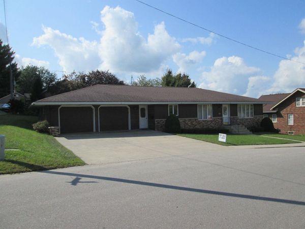 115 S Main Street, Saint Lucas, IA 52166