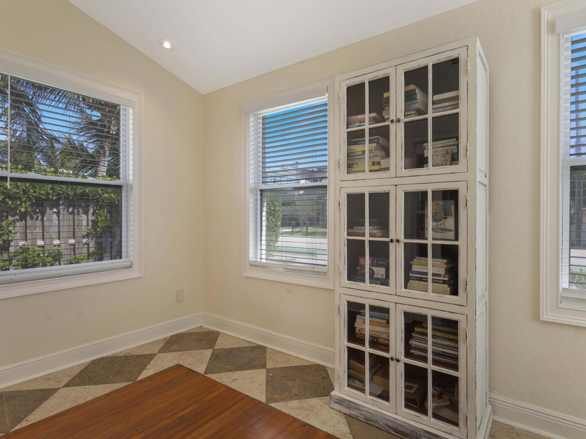 910 NE 2nd Avenue, Delray Beach, FL 33444 Photo