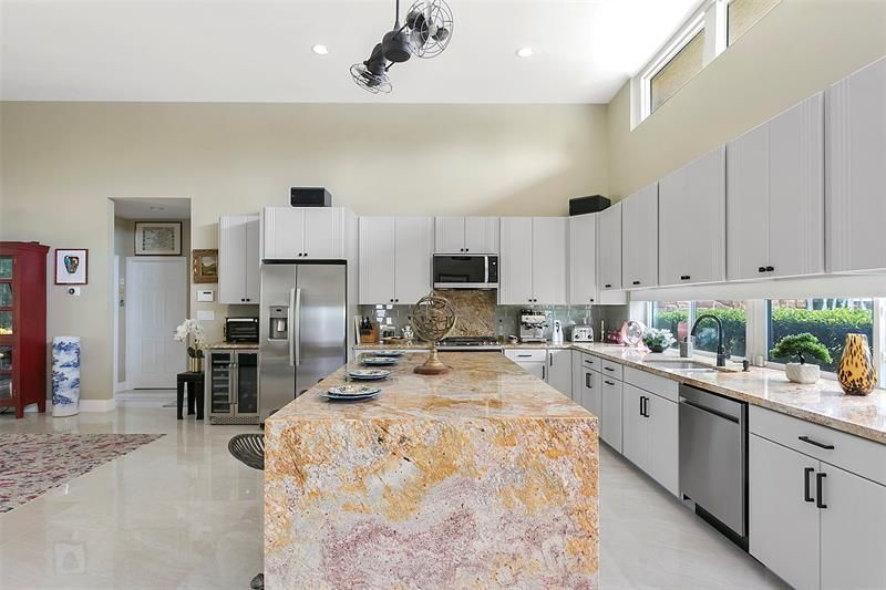 2701 NE 2nd Ave, Wilton Manors, FL 33334 Photo