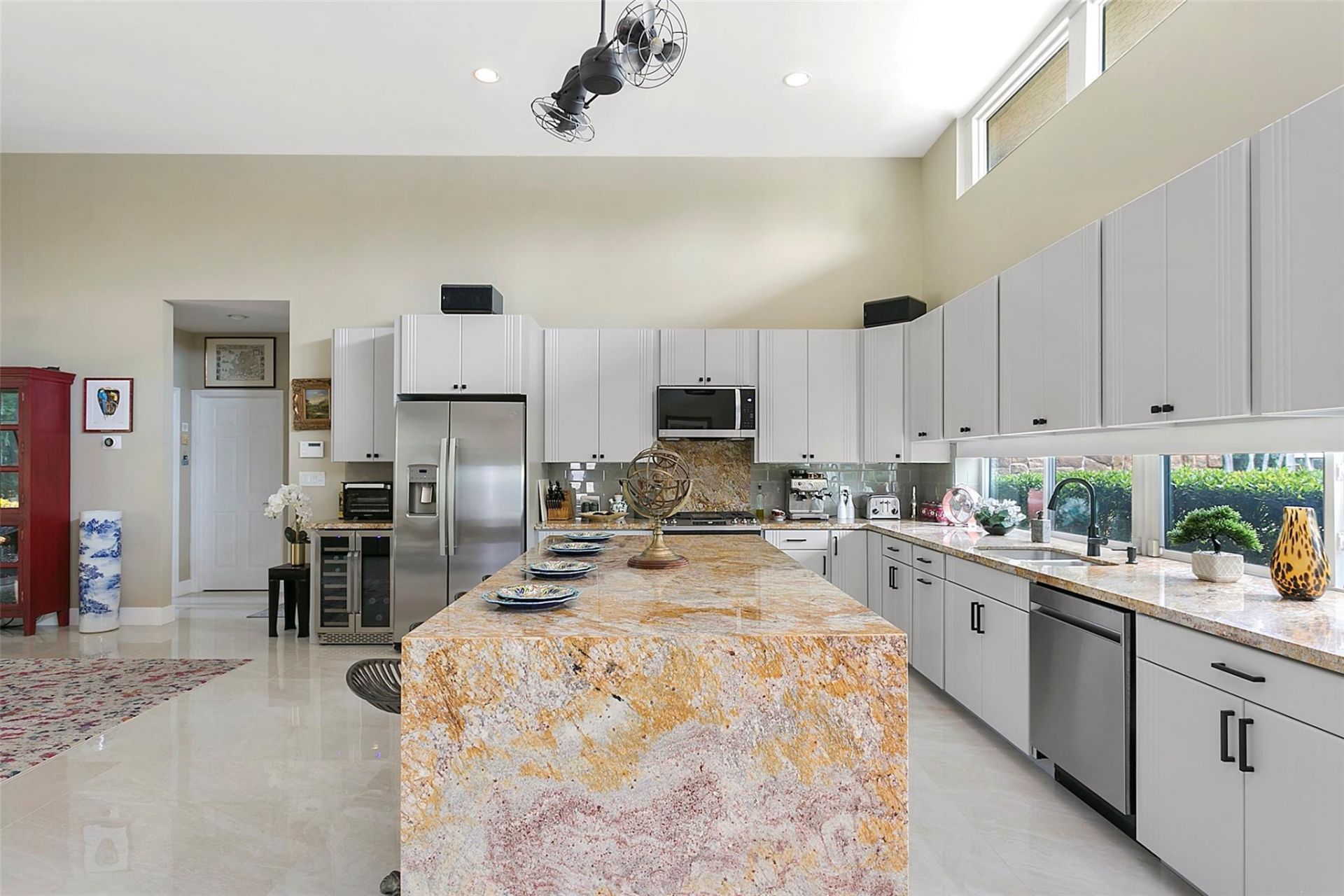 2701 NE 2nd Avenue, Wilton Manors, FL 33334 Photo