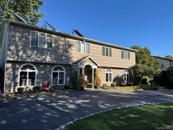 7 Kingston Road, Mount Sinai, NY 11766