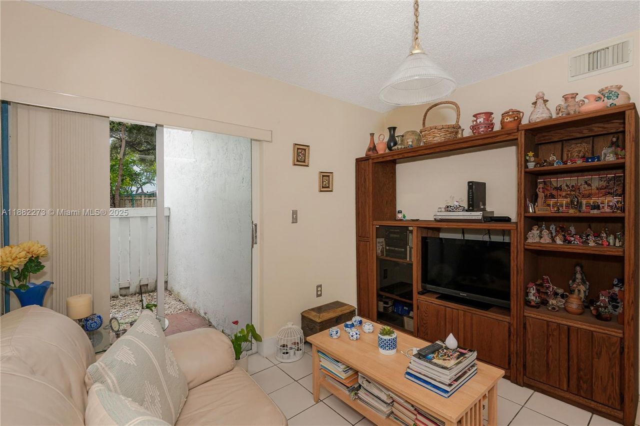 7611 SW 153rd Ct, Unit 105, Miami, FL 33193 Photo