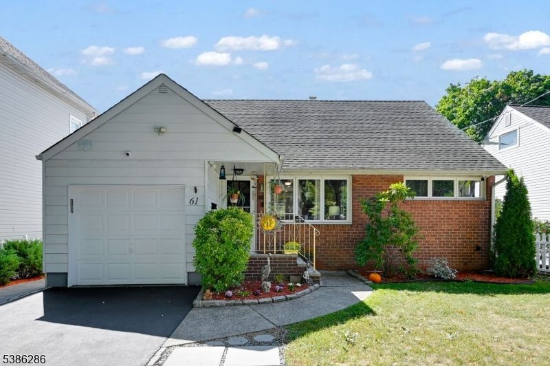 61 Hobart St, Ridgefield Park, NJ 07660 Main Photo