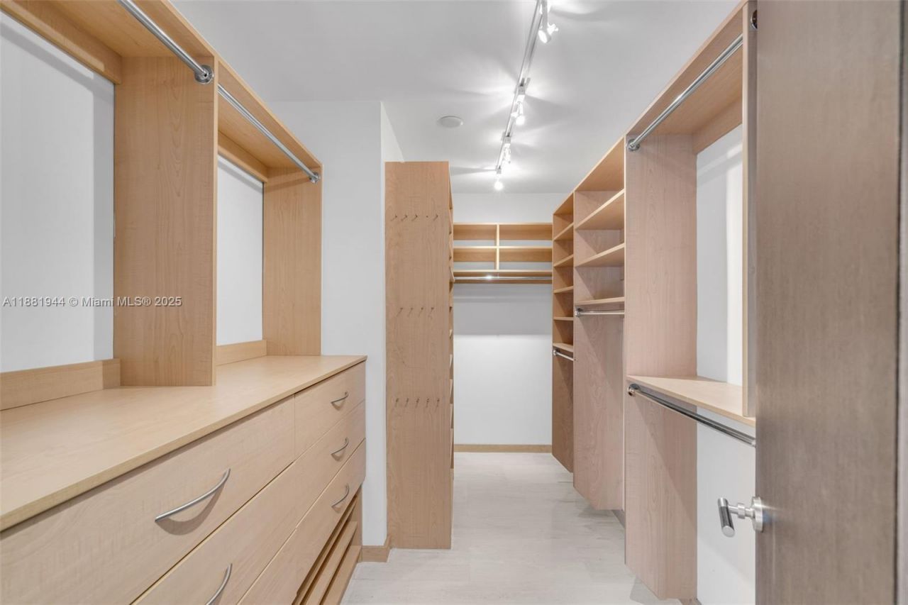 155 Ocean Lane Dr, Unit 300, Key Biscayne, FL 33149 Photo