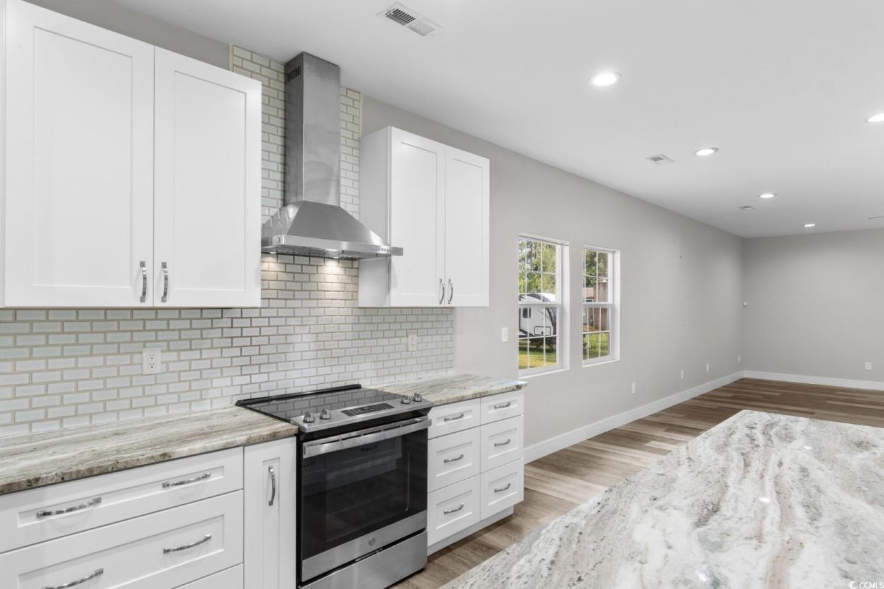 1719 Horry St. Photo 5