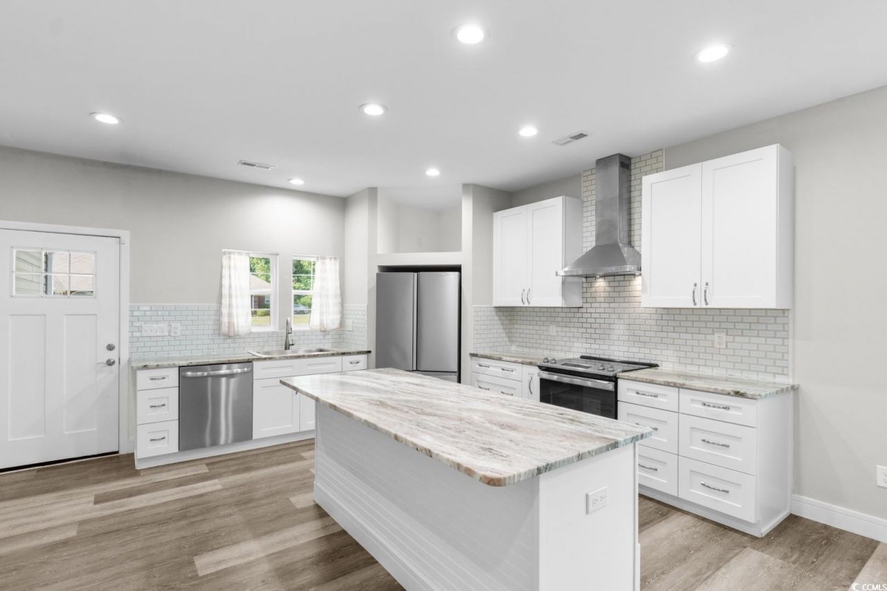 1719 Horry St. Photo 7