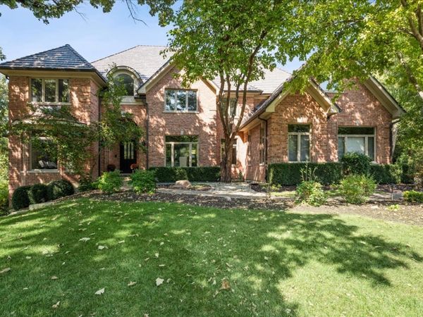 47 S Wynstone Drive, North Barrington, IL 60010