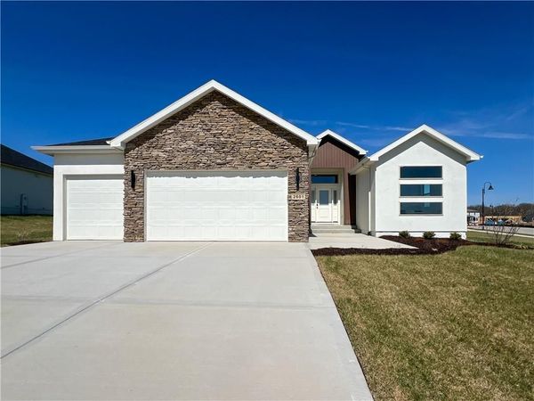 2601 NE Wheatley Drive, Blue Springs, MO 64029