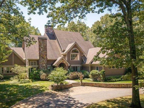 30 Autumn Lane, Hamilton, MA 01982