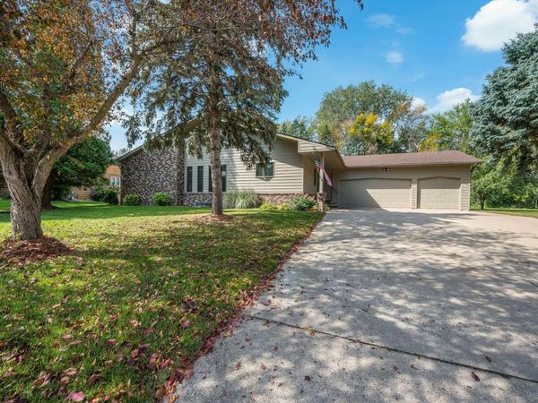 1910 Knollwood Drive, Fairmont, MN 56031