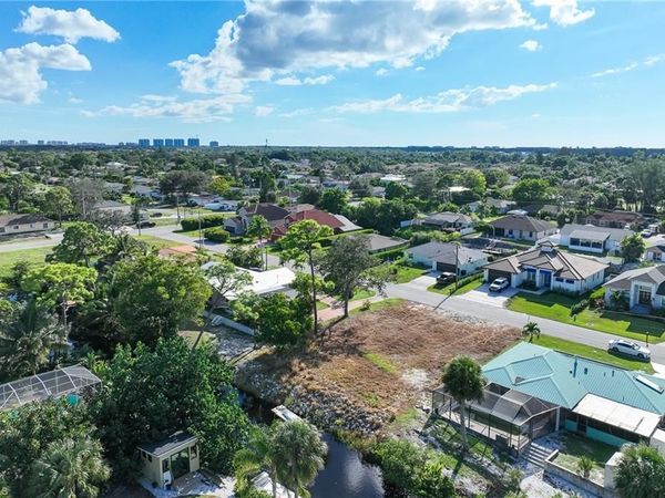 27298 Jolly Roger LN, BONITA SPRINGS, FL 34135